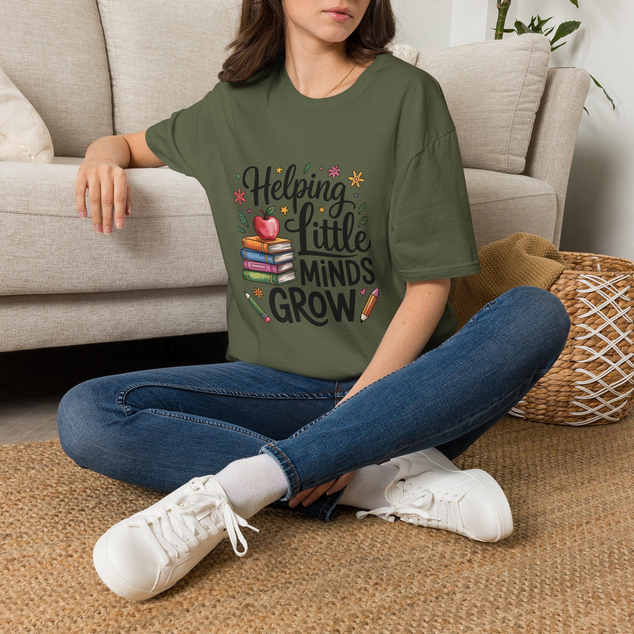 Helping Little Minds Grow T-Shirt | Teacher Books Apple Pencil Design